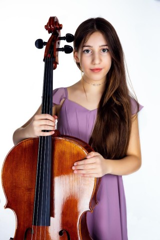 Prodigy cellist
